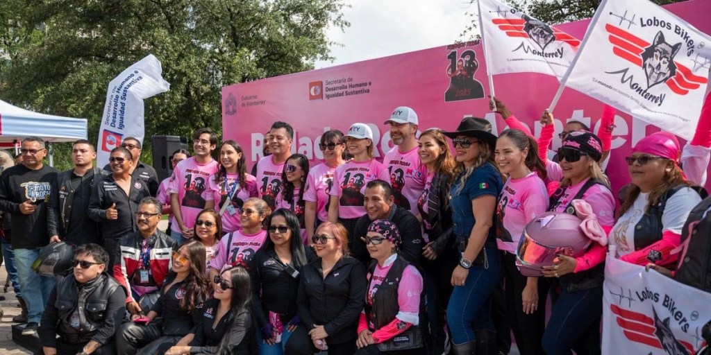 Se tiñe Monterrey de rosa por la salud de las&nbsp;mujeres