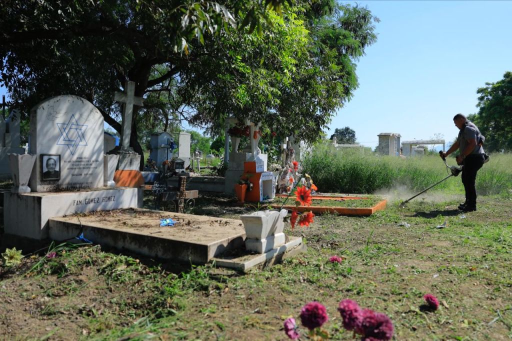 Activa Guadalupe operativo en panteones&nbsp;municipales